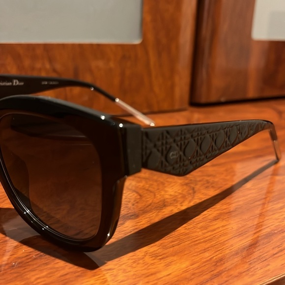 Very Dior 1 N Sunglasses by Christian Dior - Picture 2 of 7